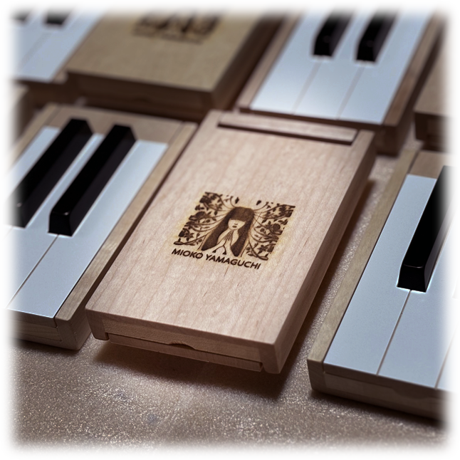 山口美央子オリジナル ピアノ型カードケース